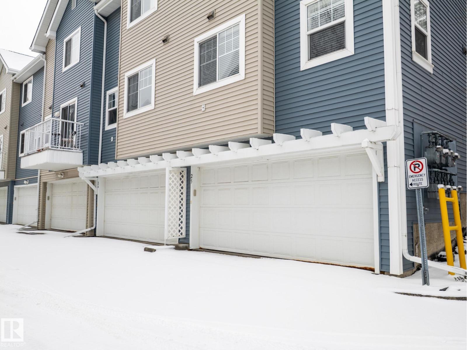 #25 8304 11 AV SW, Edmonton