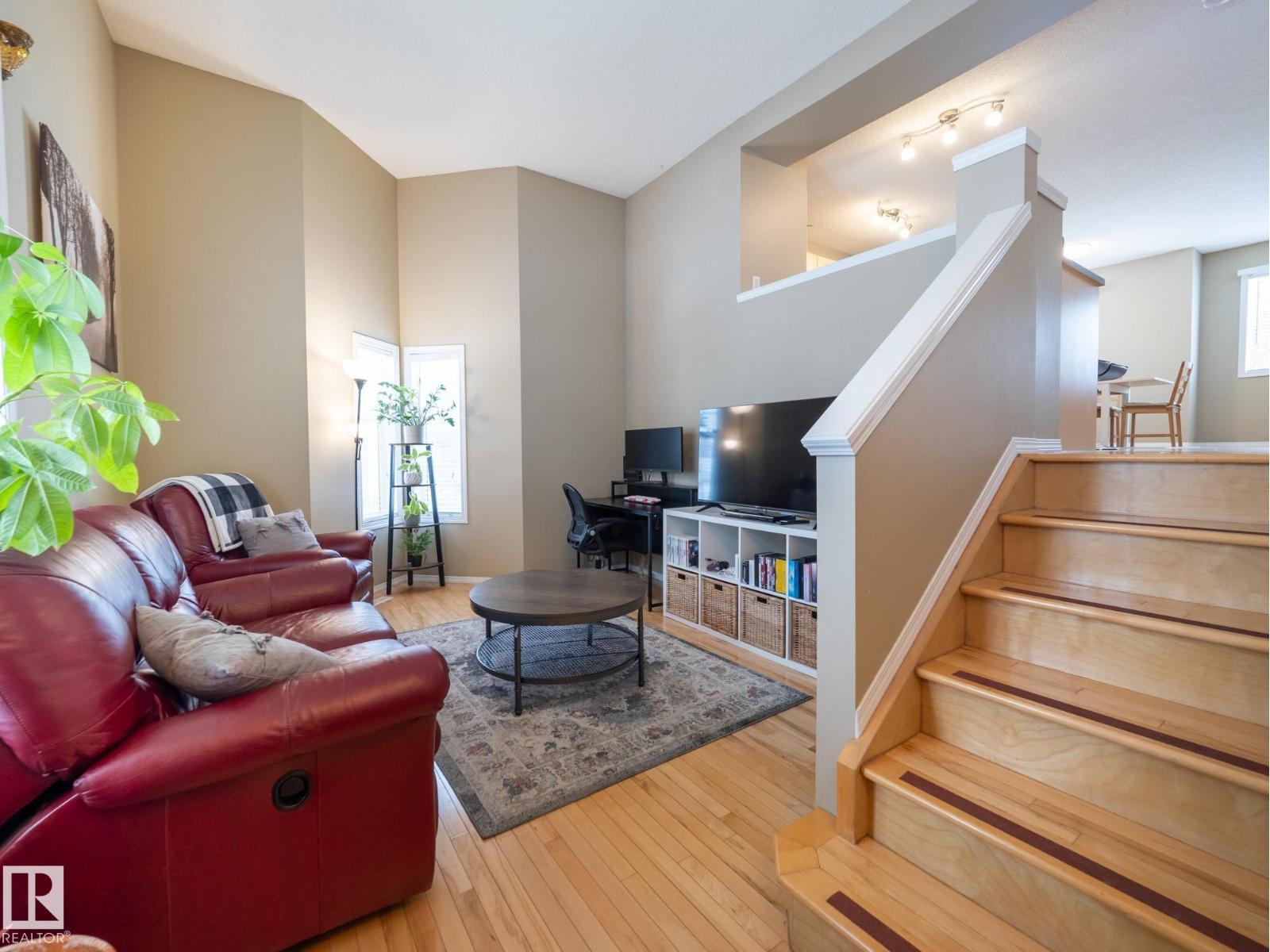 #25 8304 11 AV SW, Edmonton