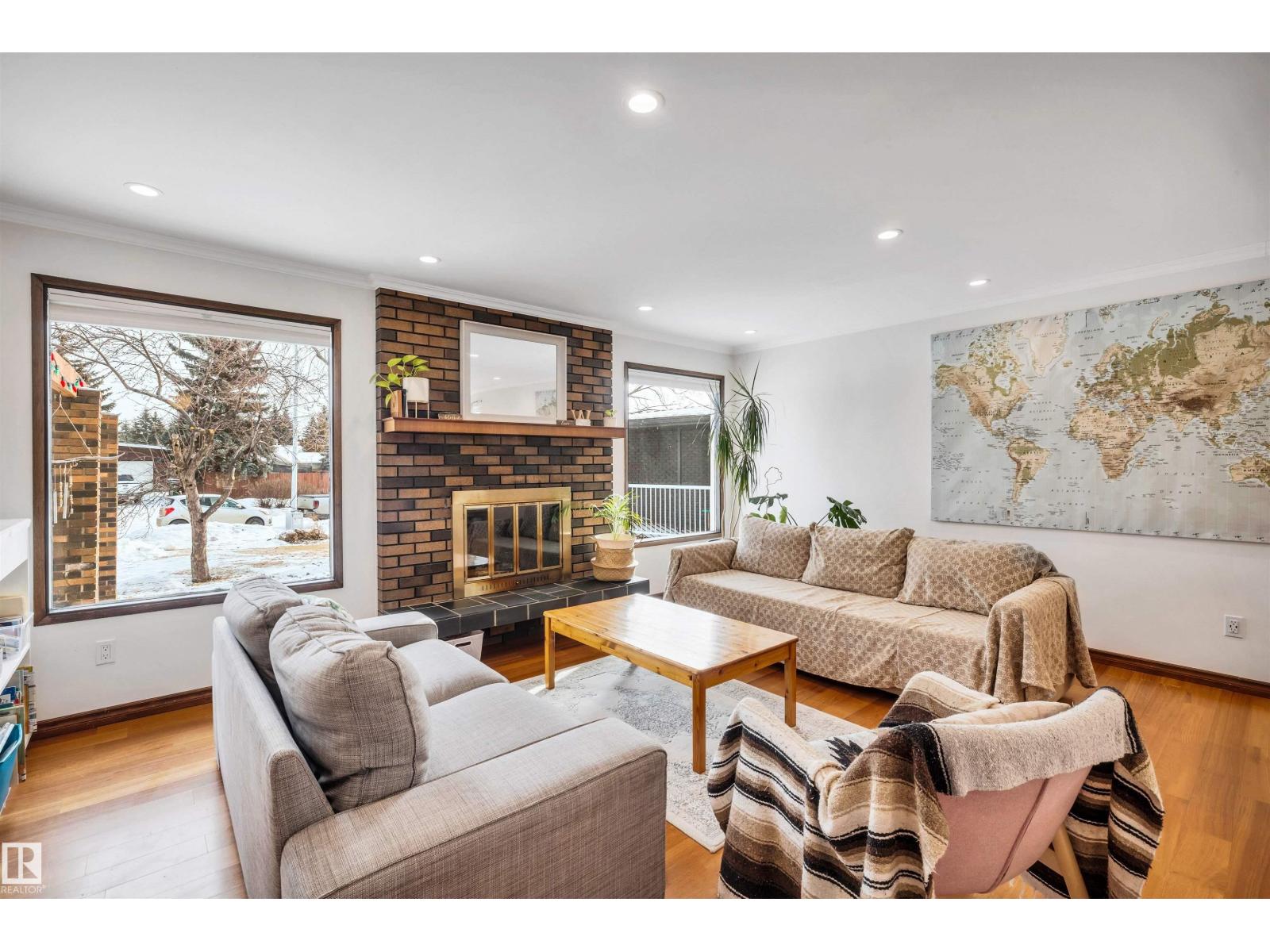 4208 89 ST NW NW, Edmonton