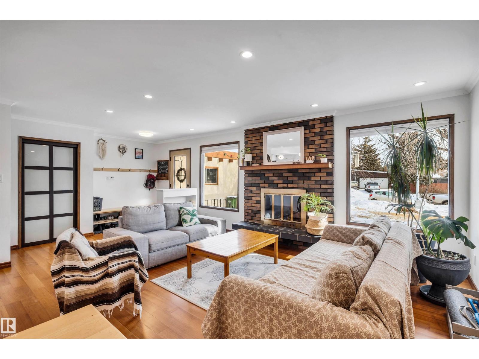 4208 89 ST NW NW, Edmonton