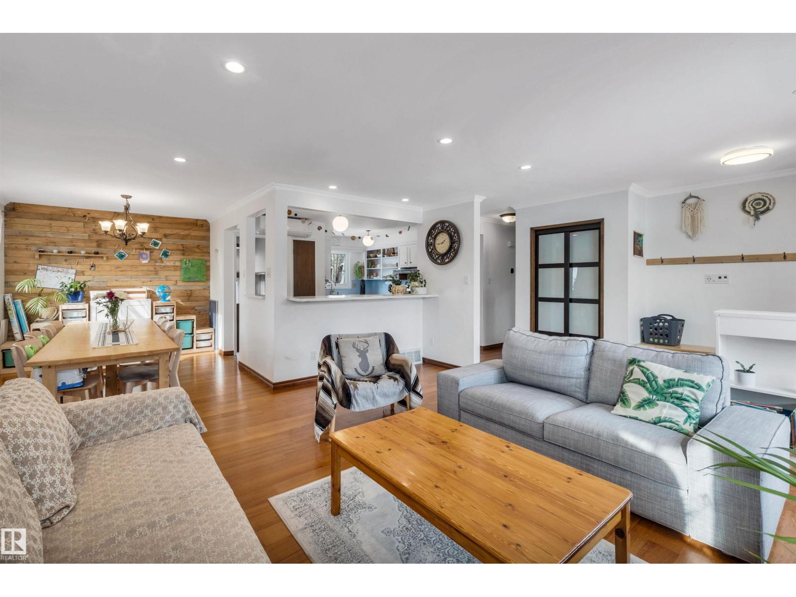 4208 89 ST NW NW, Edmonton