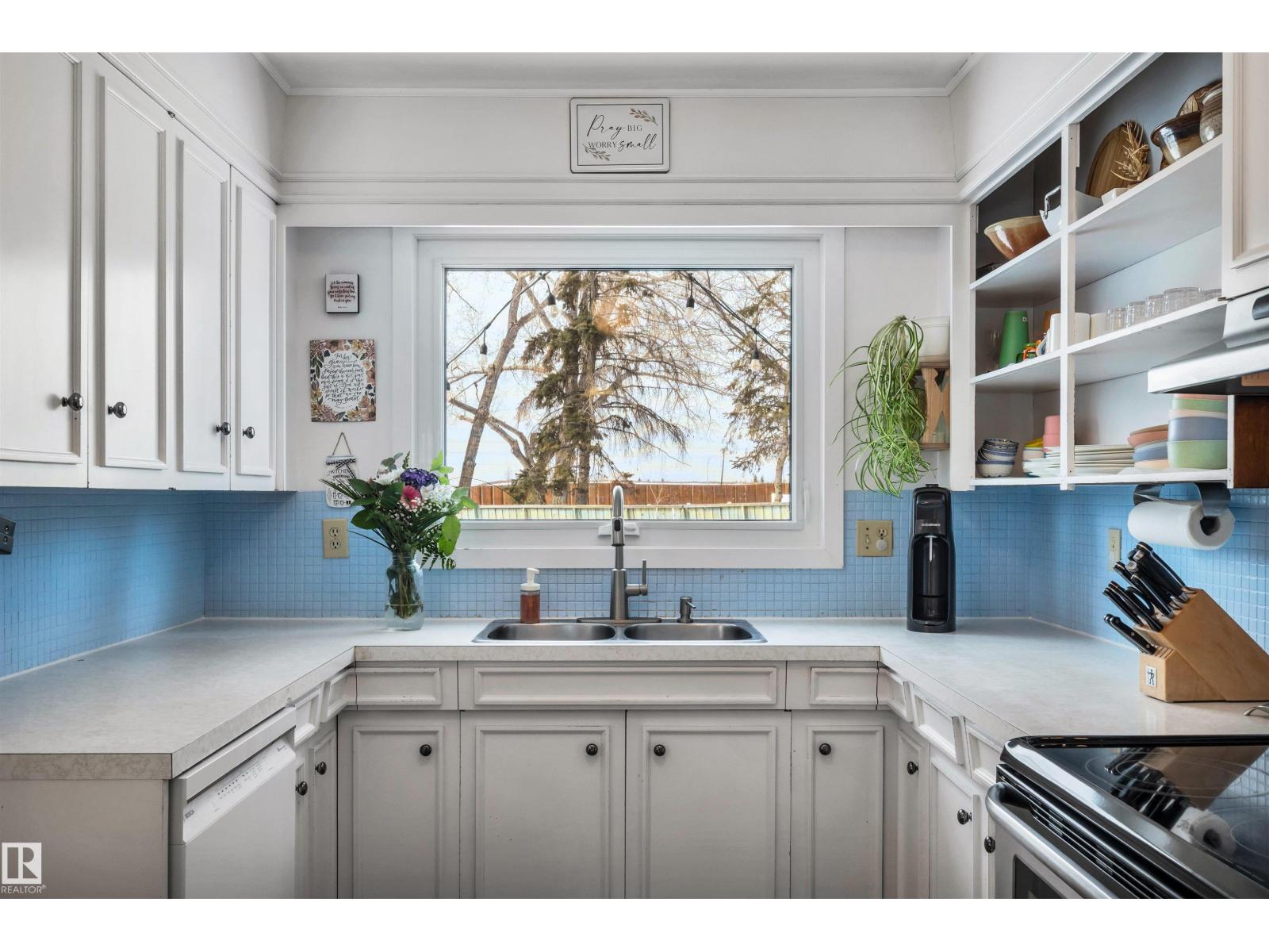 4208 89 ST NW NW, Edmonton