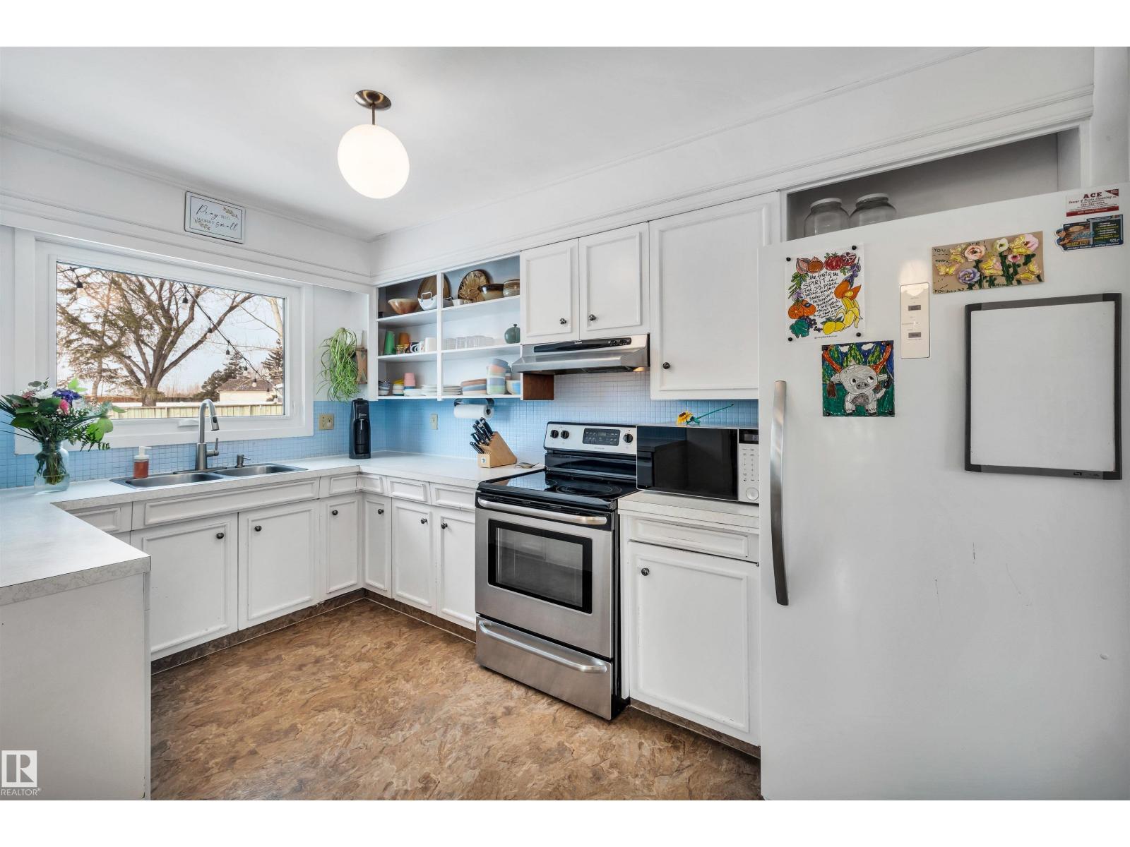 4208 89 ST NW NW, Edmonton