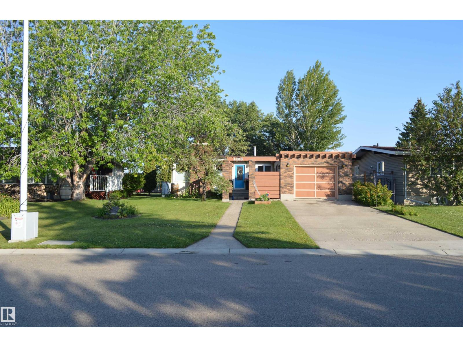 4208 89 ST NW NW, Edmonton