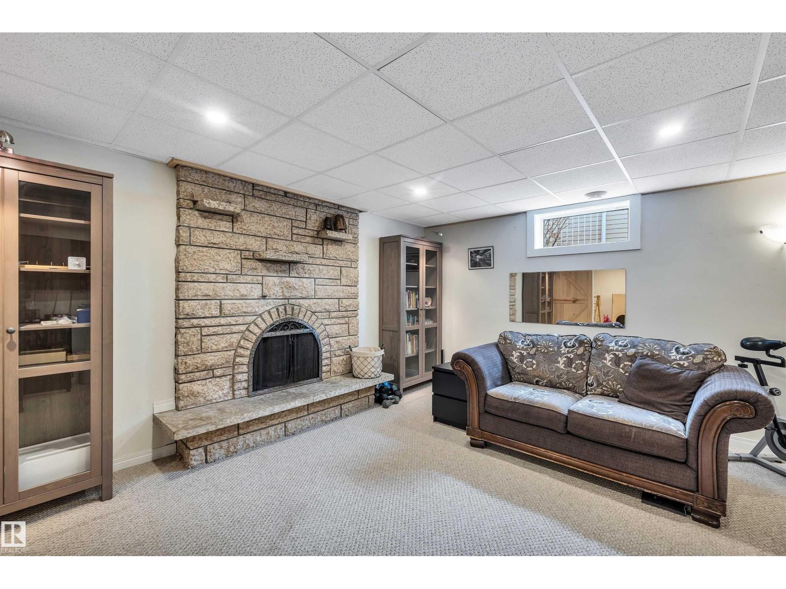 4208 89 ST NW NW, Edmonton