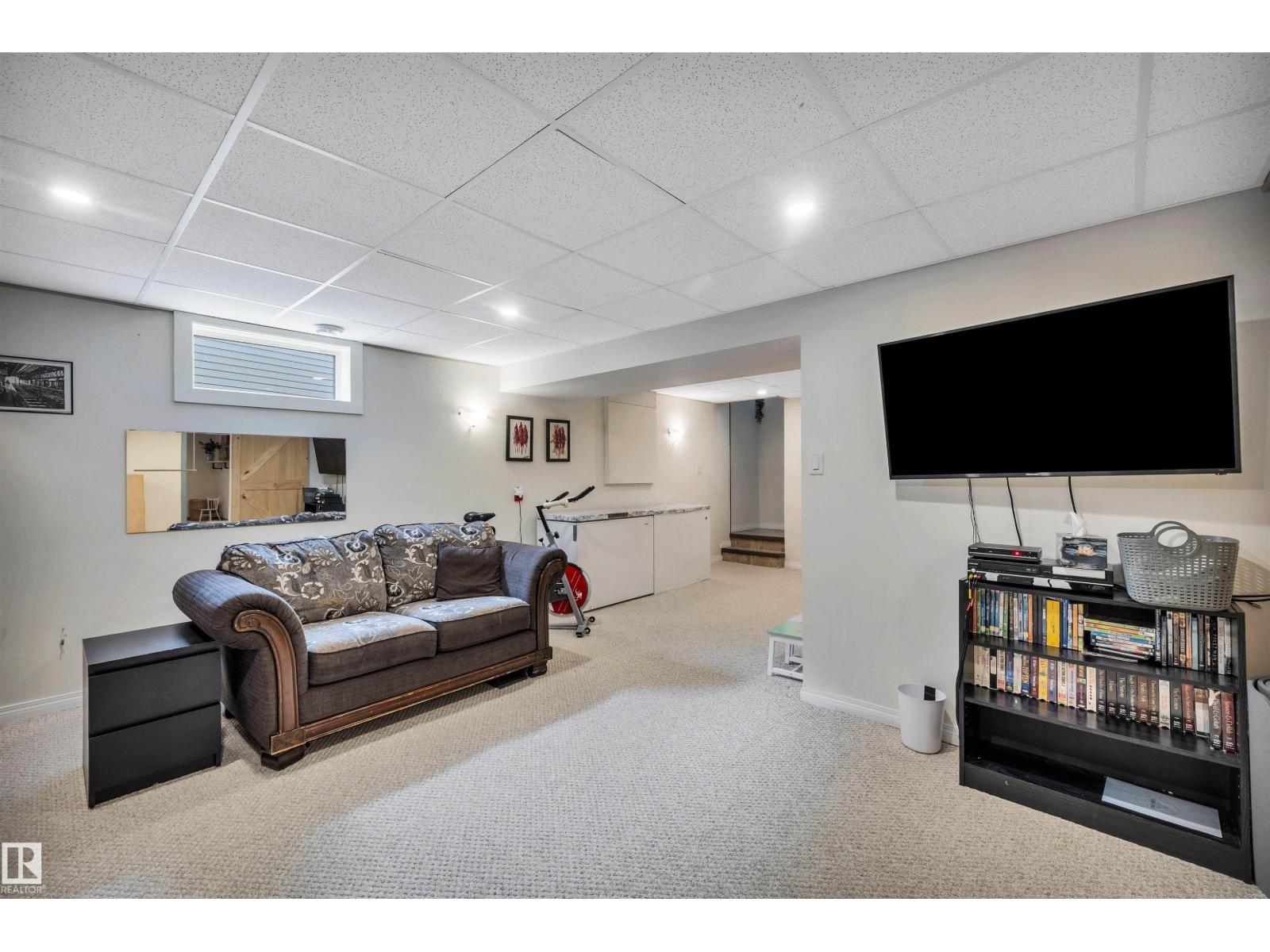 4208 89 ST NW NW, Edmonton