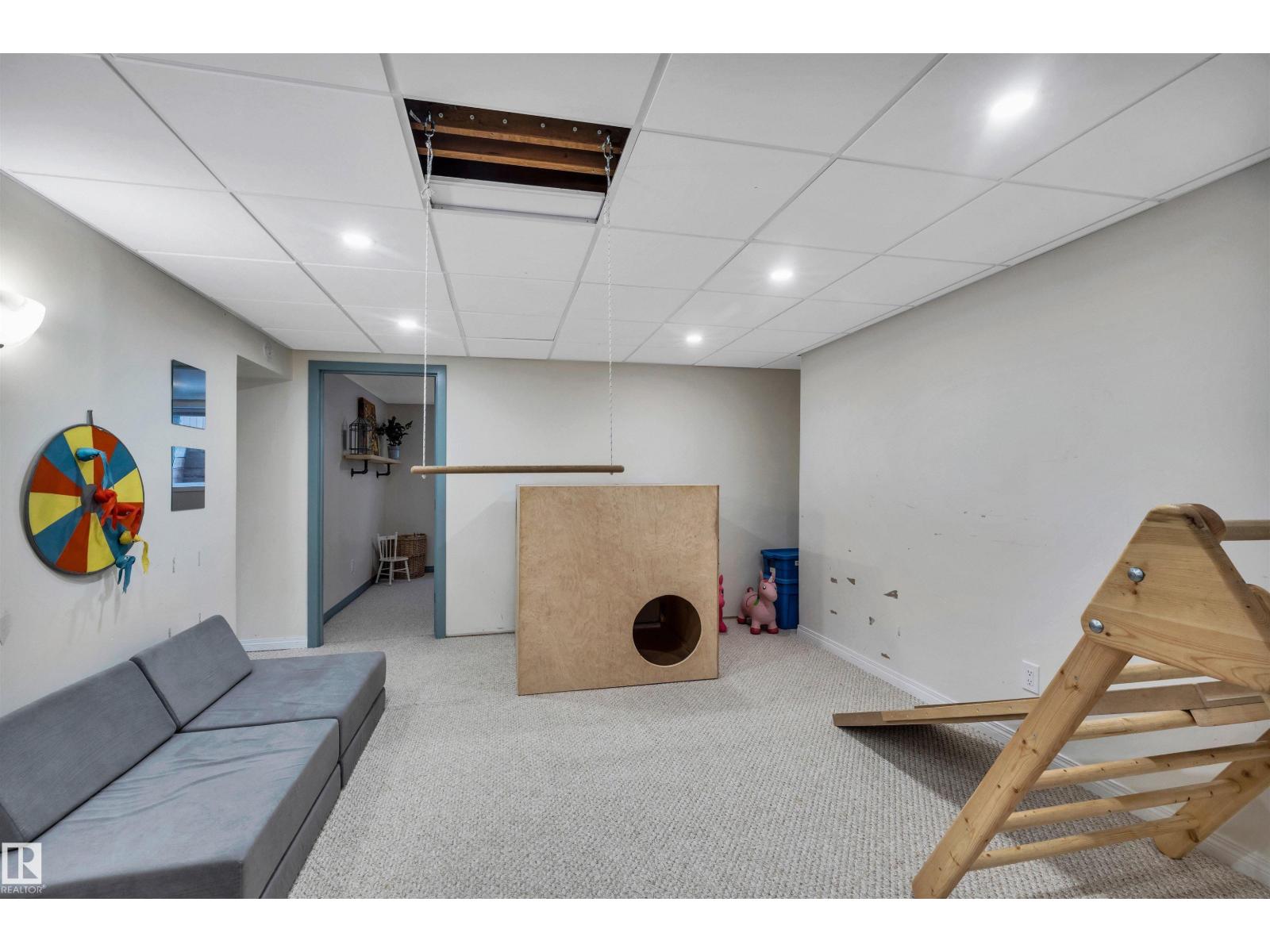 4208 89 ST NW NW, Edmonton