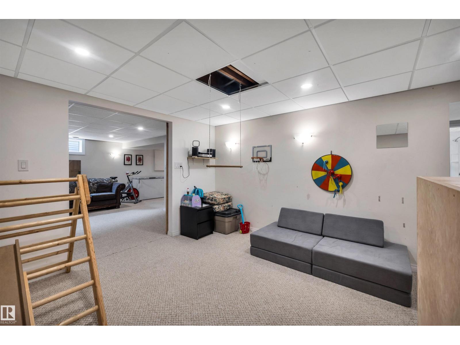 4208 89 ST NW NW, Edmonton