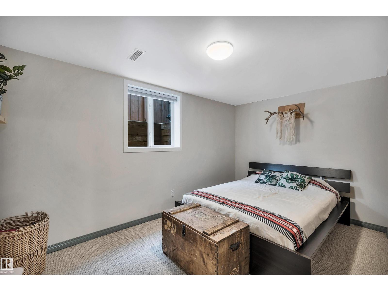 4208 89 ST NW NW, Edmonton