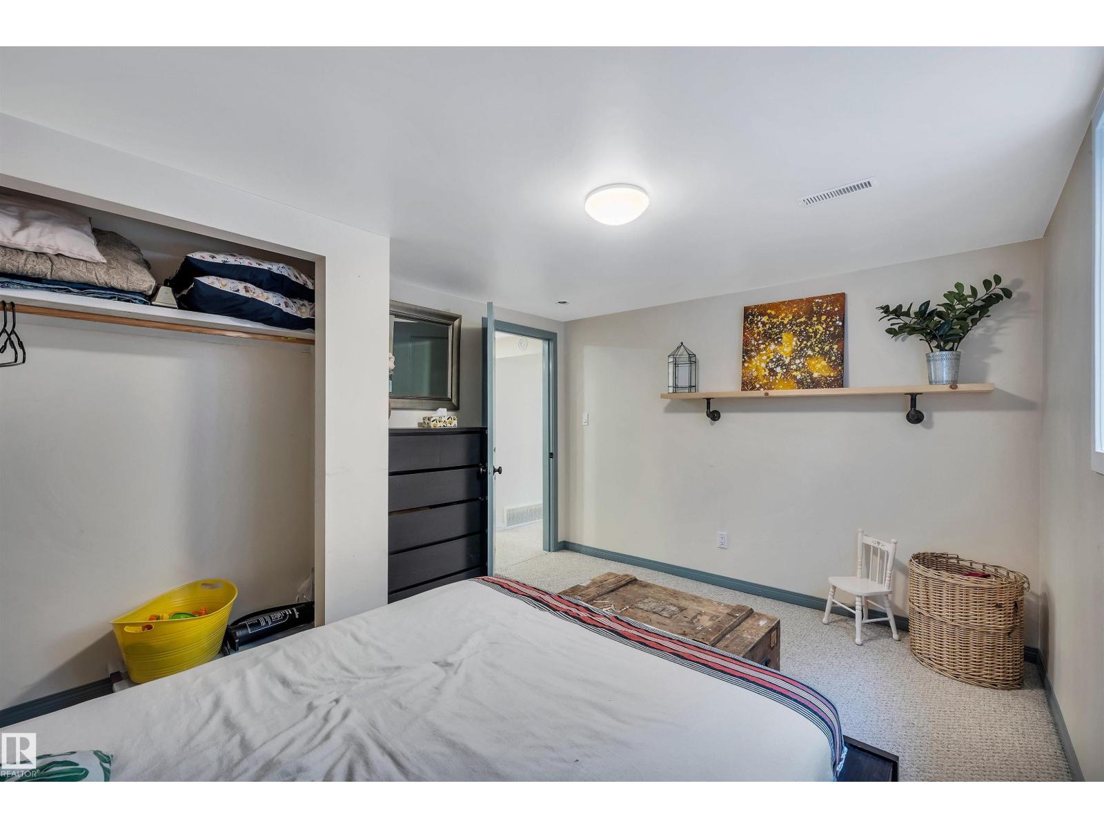 4208 89 ST NW NW, Edmonton