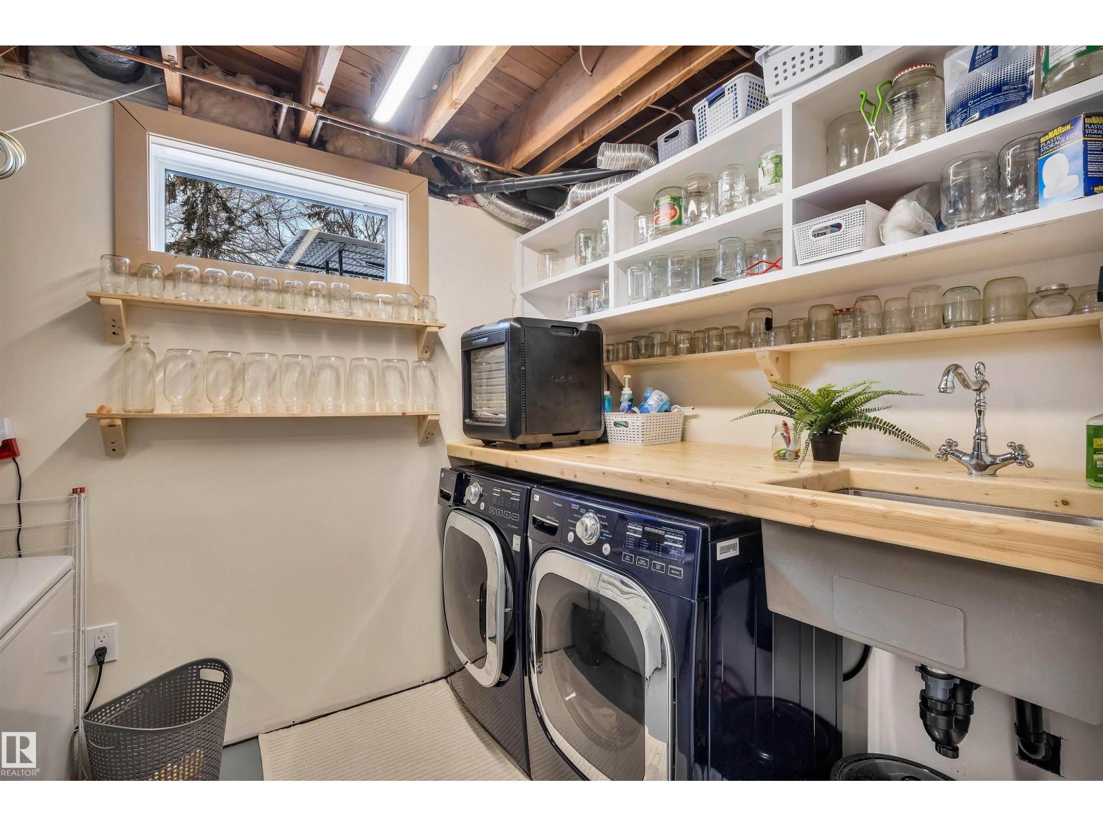 4208 89 ST NW NW, Edmonton