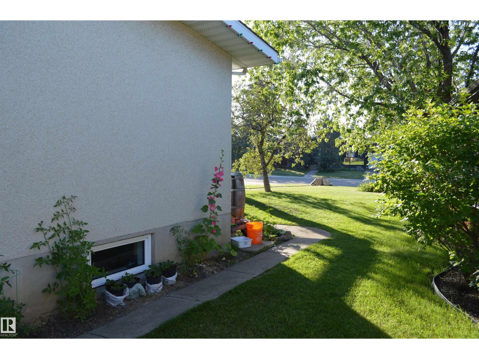 4208 89 ST NW NW, Edmonton