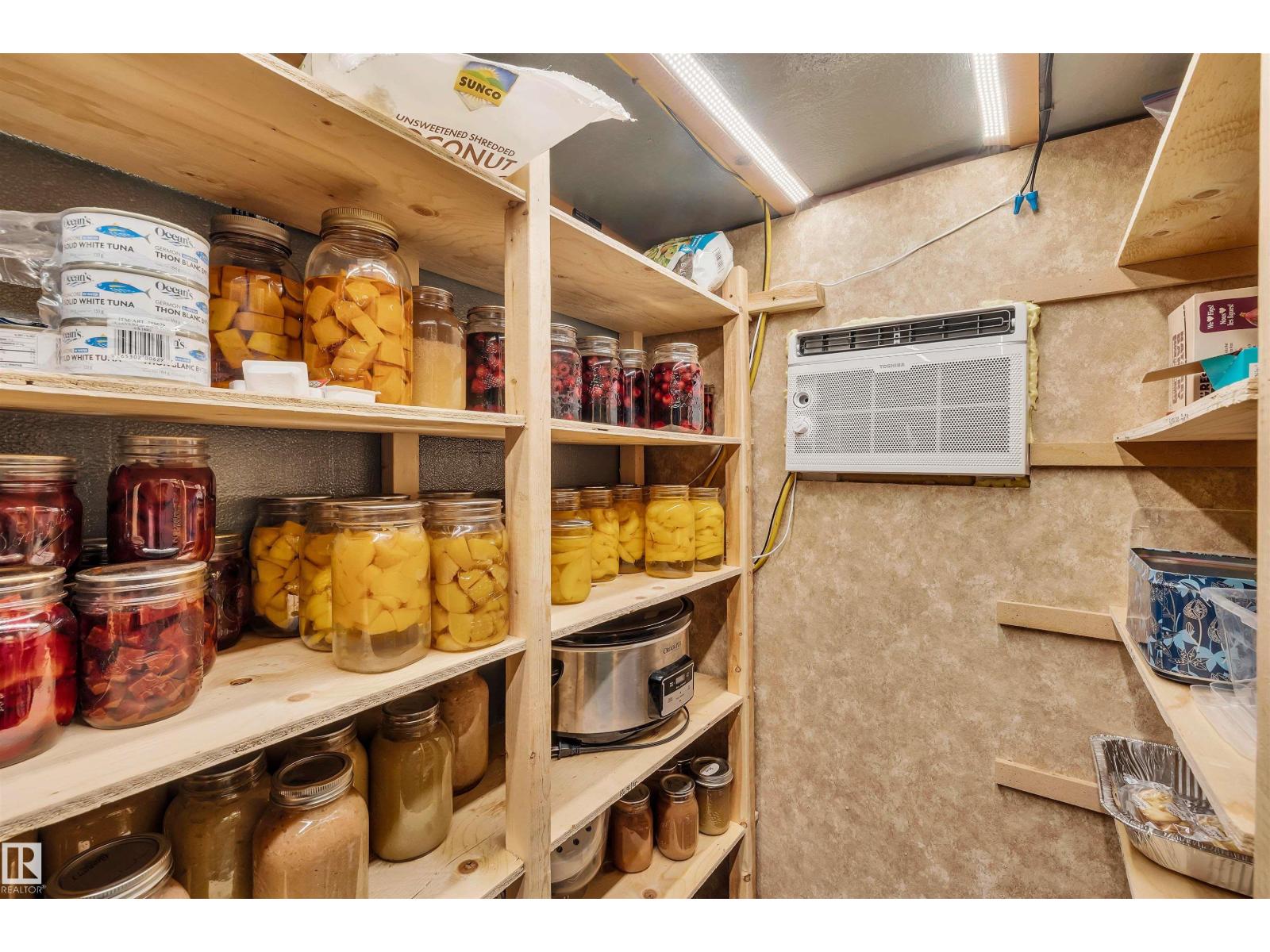 4208 89 ST NW NW, Edmonton