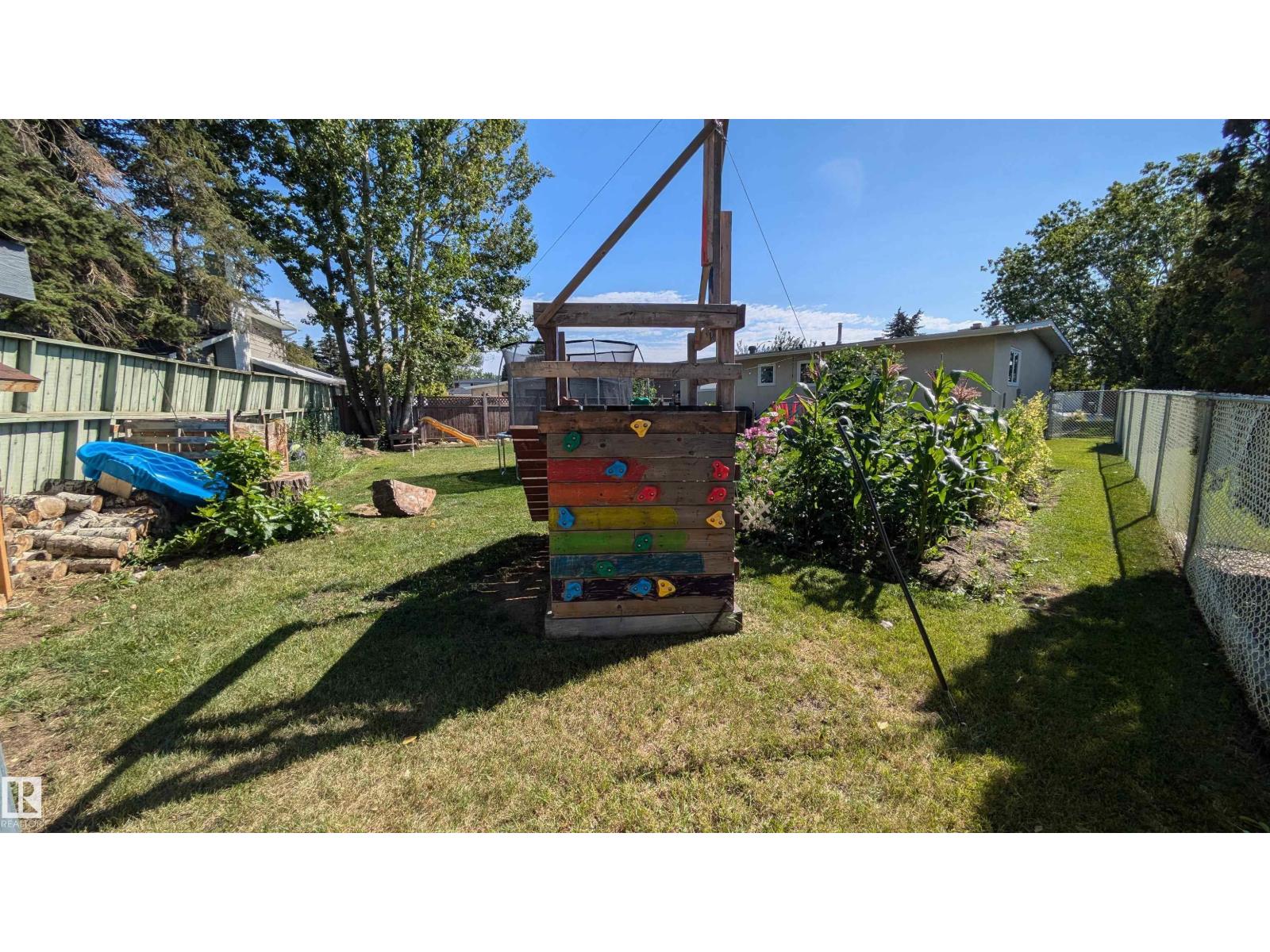 4208 89 ST NW NW, Edmonton