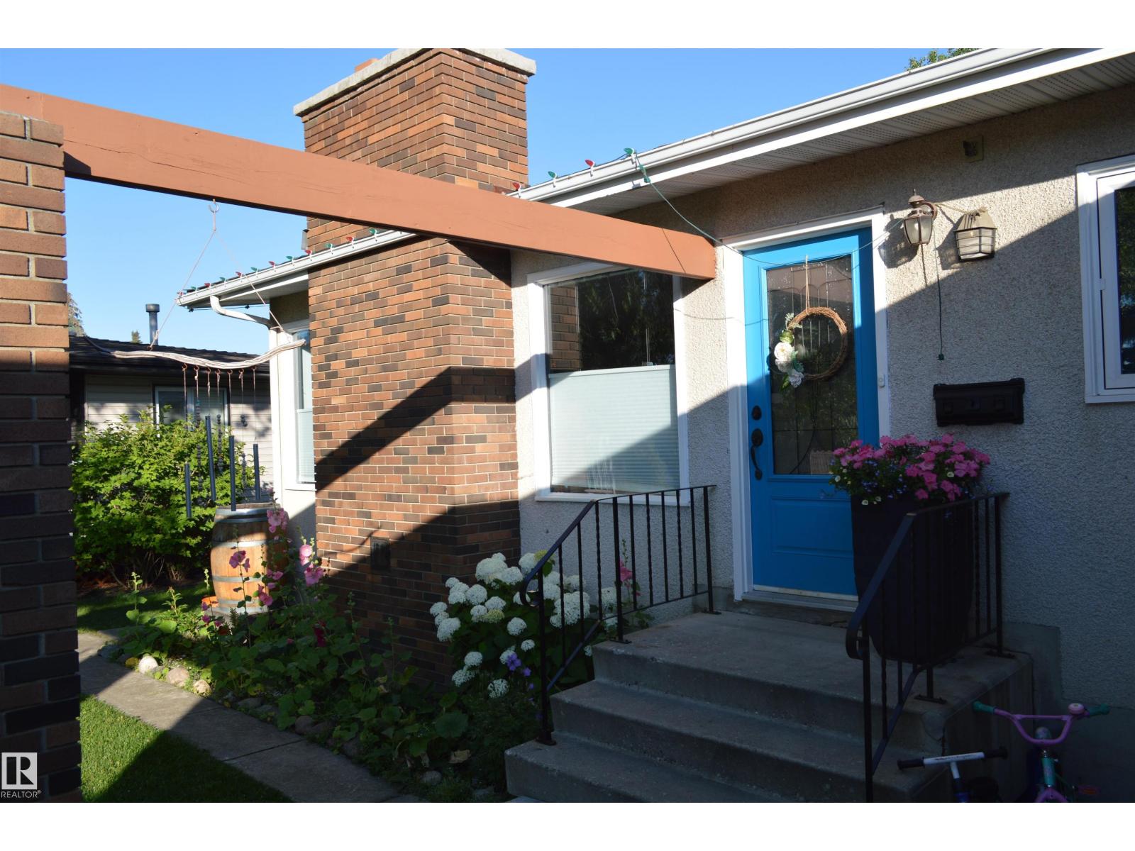 4208 89 ST NW NW, Edmonton