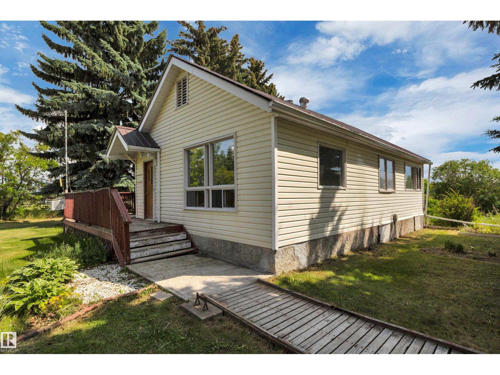 2137 TWP ROAD 490 - 11