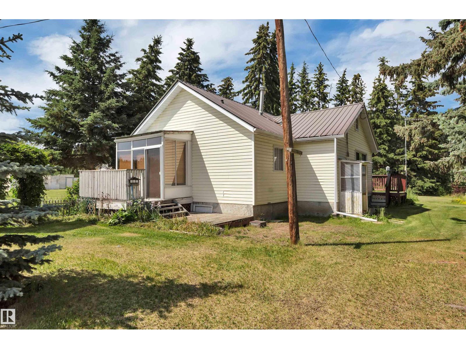 2137 TWP ROAD 490 - 32