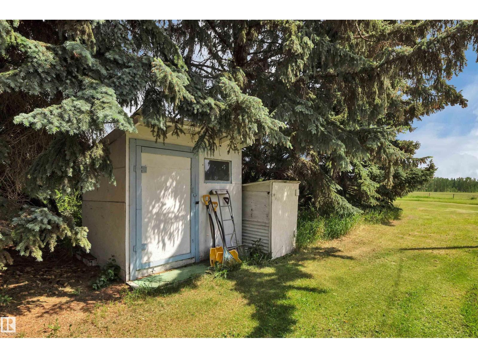 2137 TWP ROAD 490 - 35