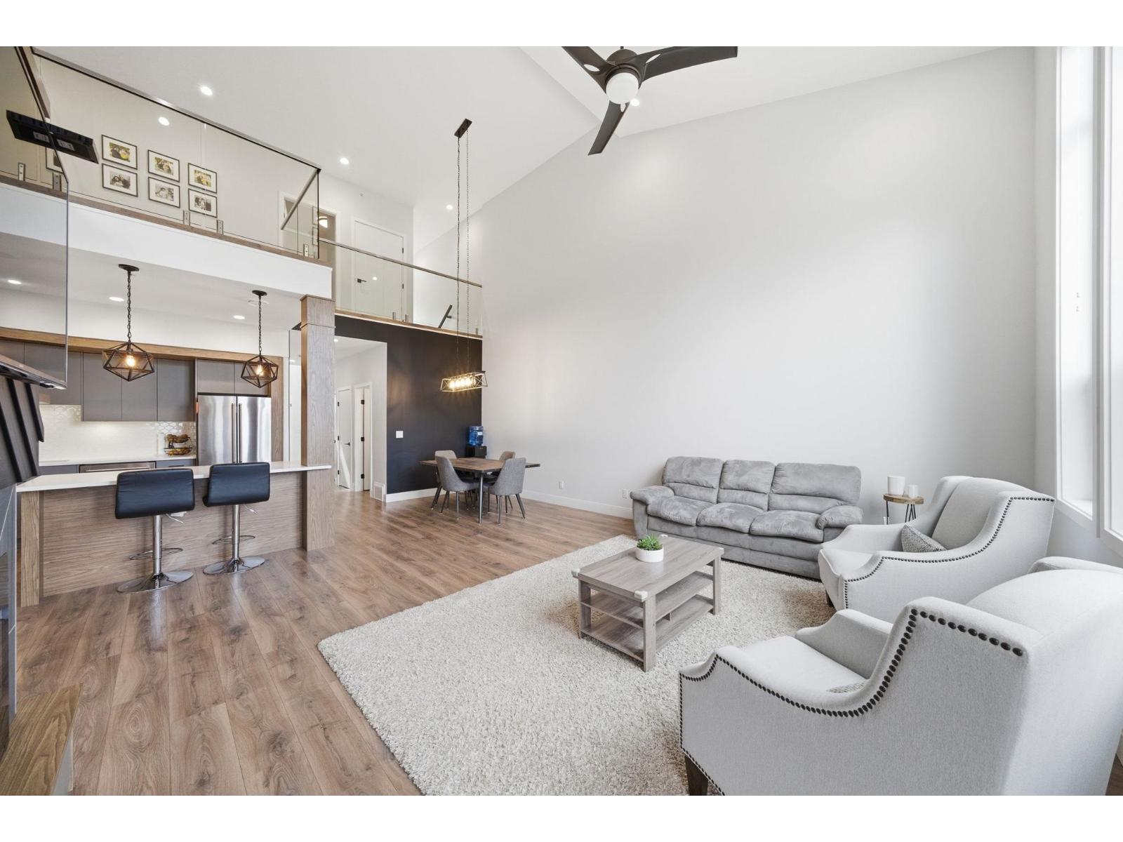 32 33209 CHERRY AVENUE, Mission