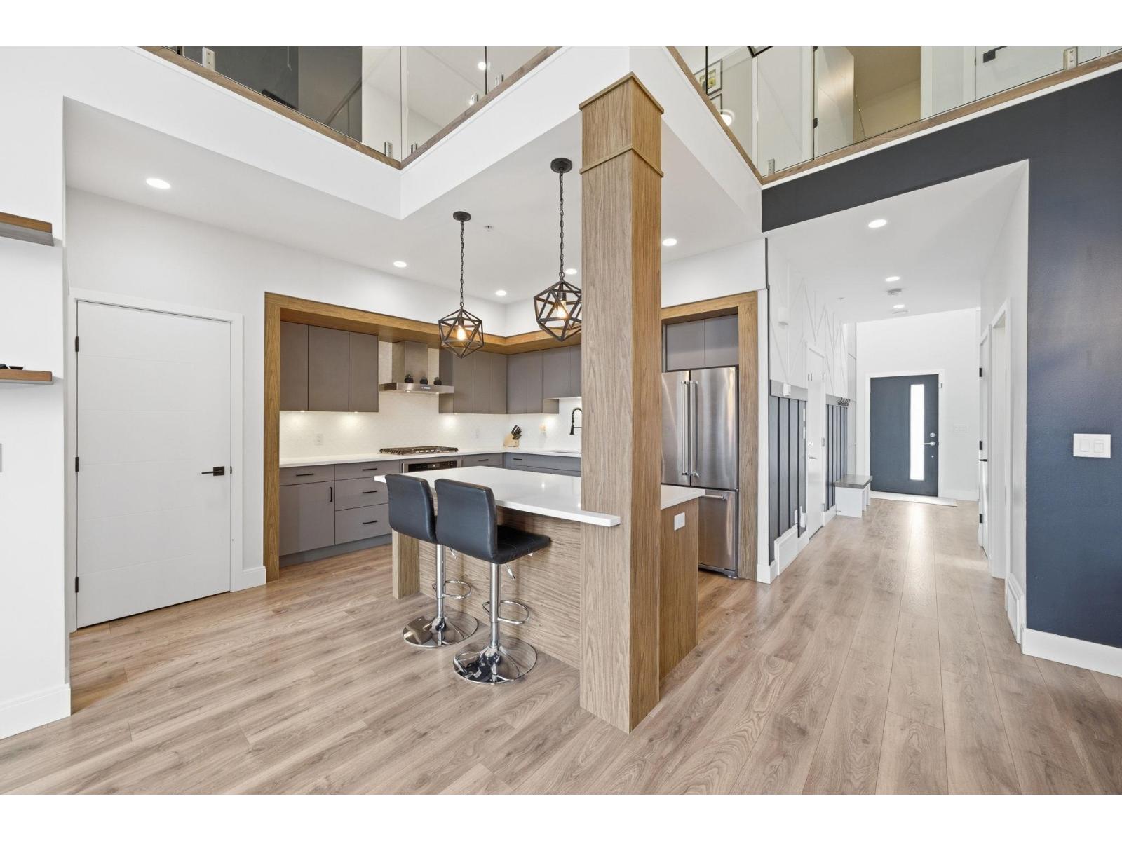 32 33209 CHERRY AVENUE, Mission