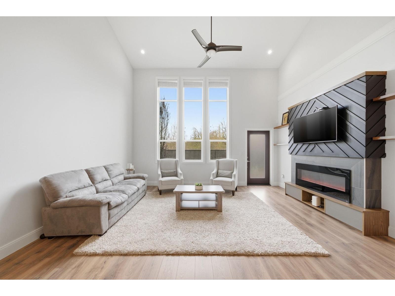 32 33209 CHERRY AVENUE, Mission