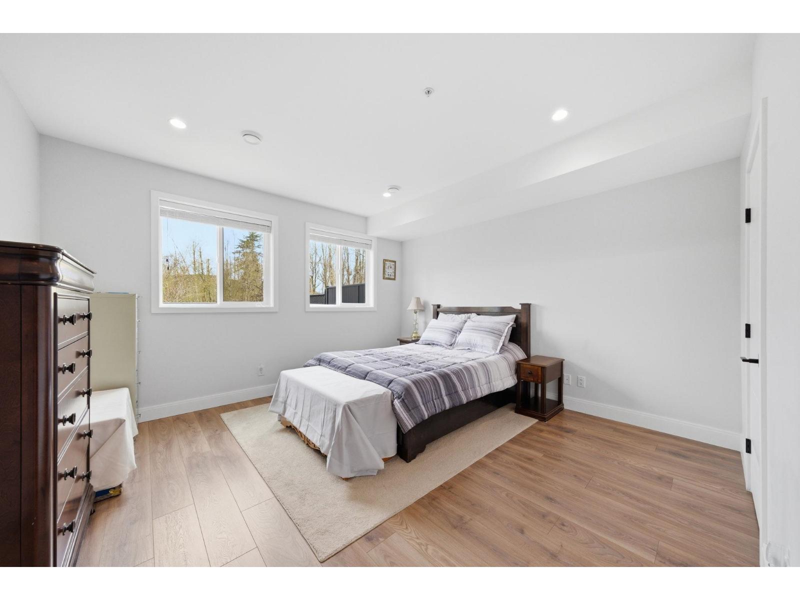 32 33209 CHERRY AVENUE, Mission