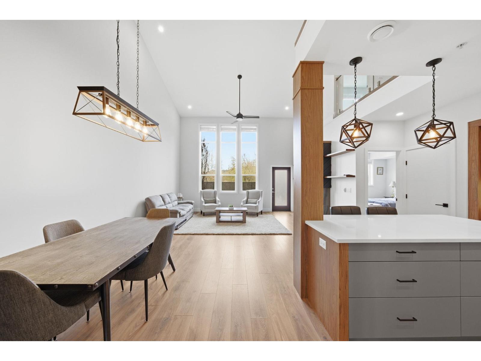 32 33209 CHERRY AVENUE, Mission