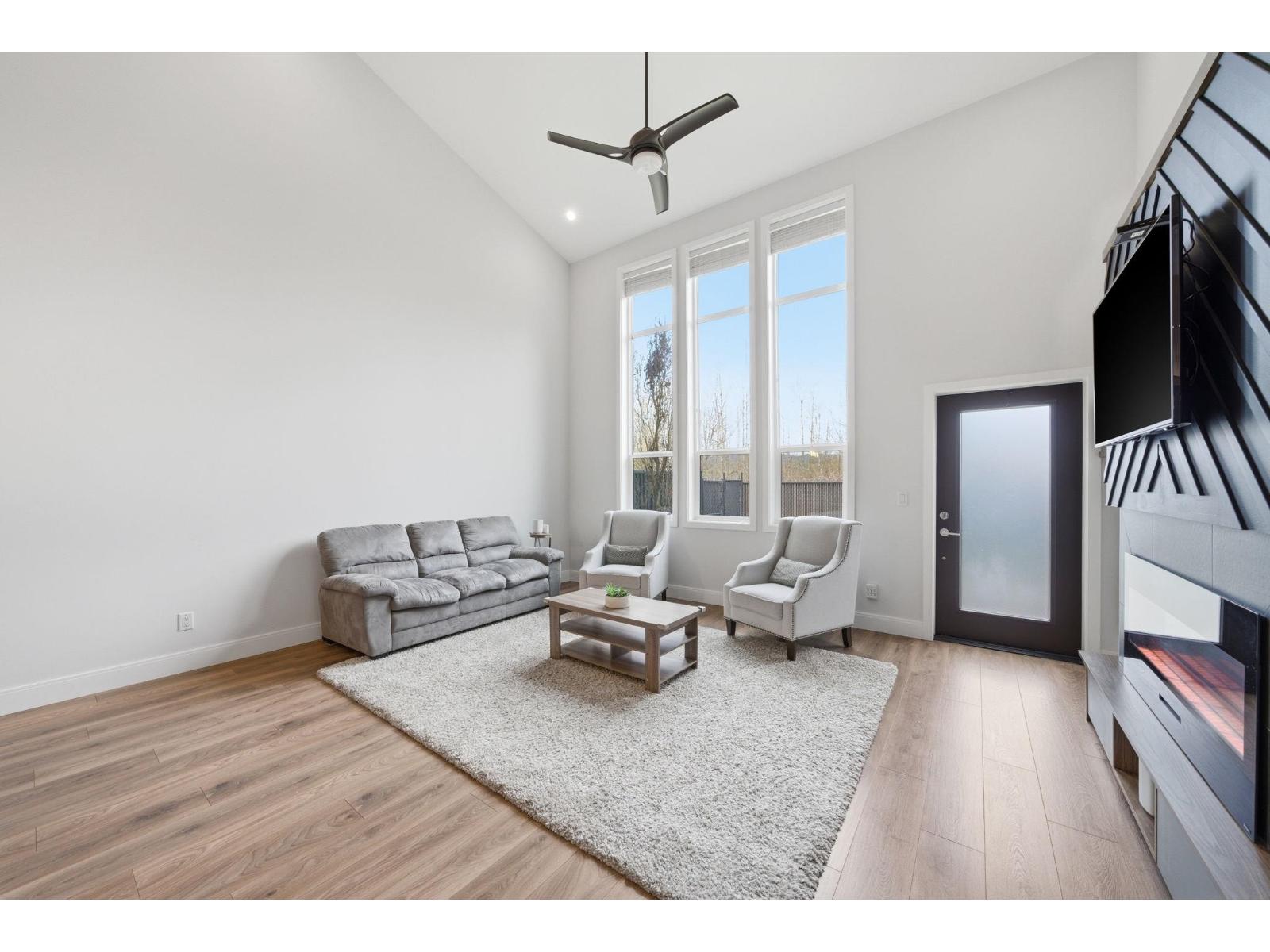 32 33209 CHERRY AVENUE, Mission