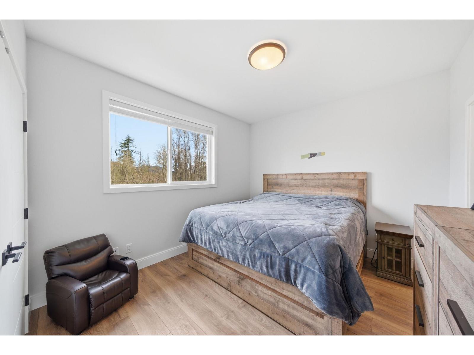 32 33209 CHERRY AVENUE, Mission