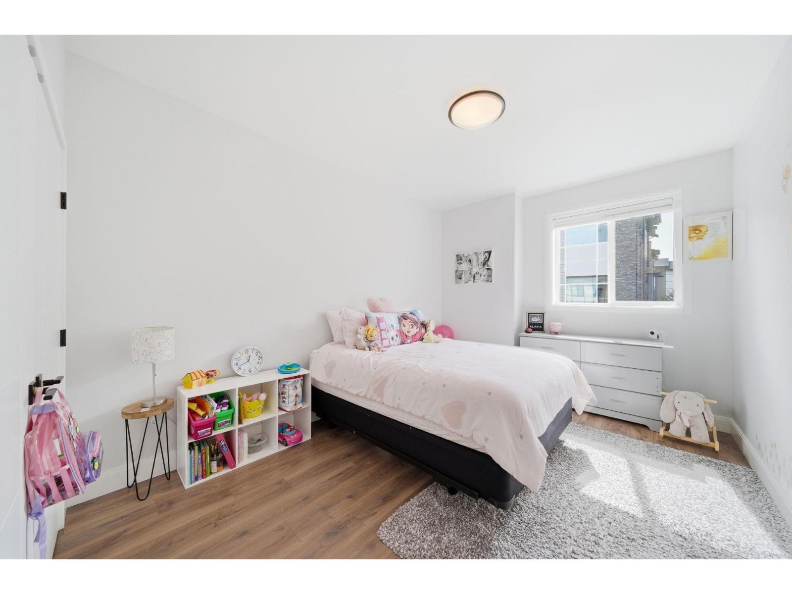 32 33209 CHERRY AVENUE, Mission