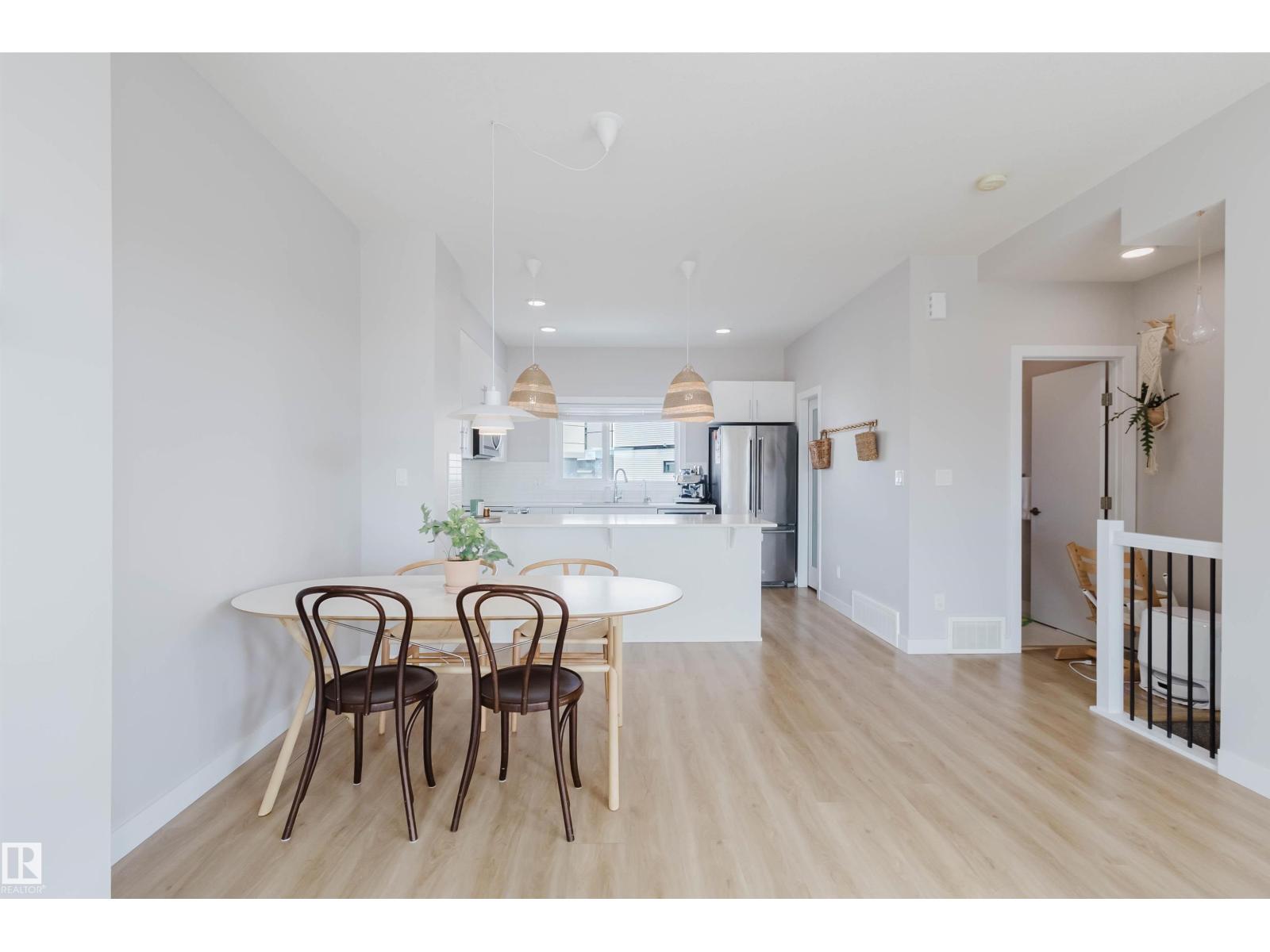 1129 KESWICK DR SW, Edmonton