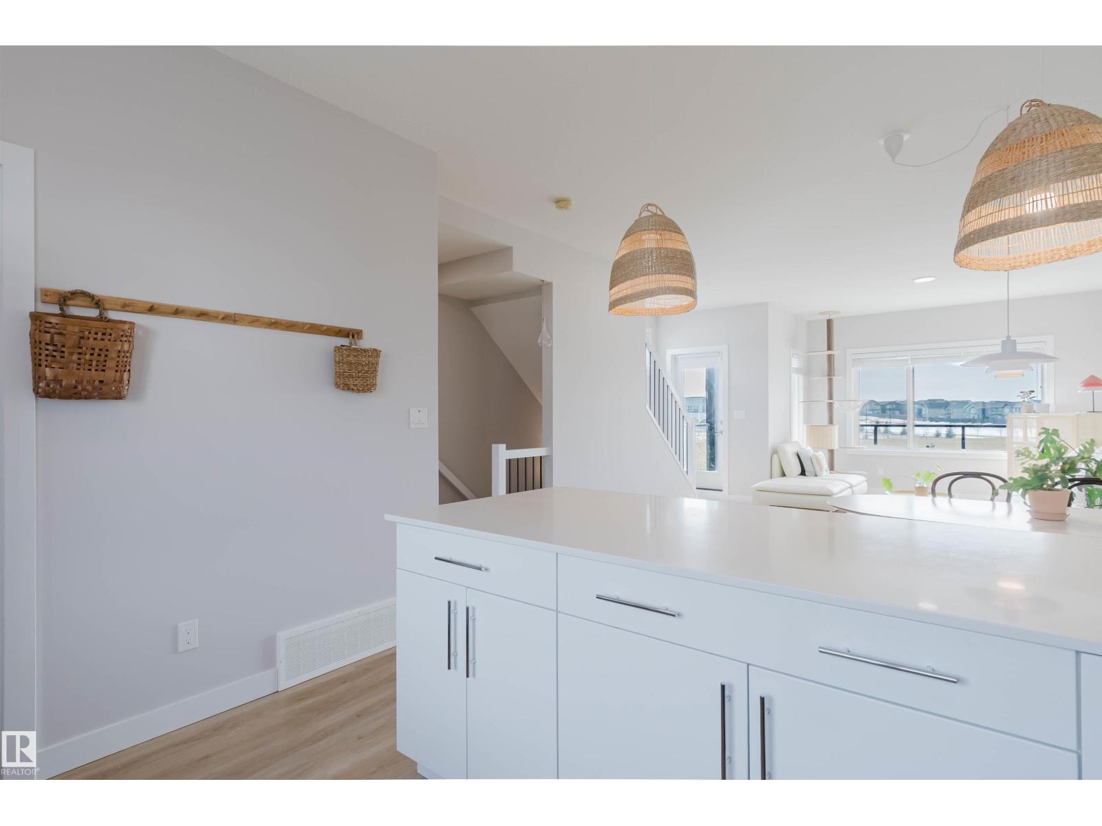 1129 KESWICK DR SW, Edmonton