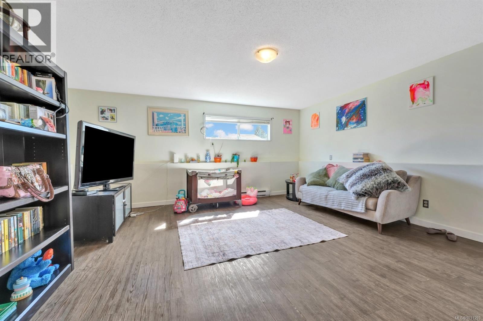 680 Chelsea St - 25