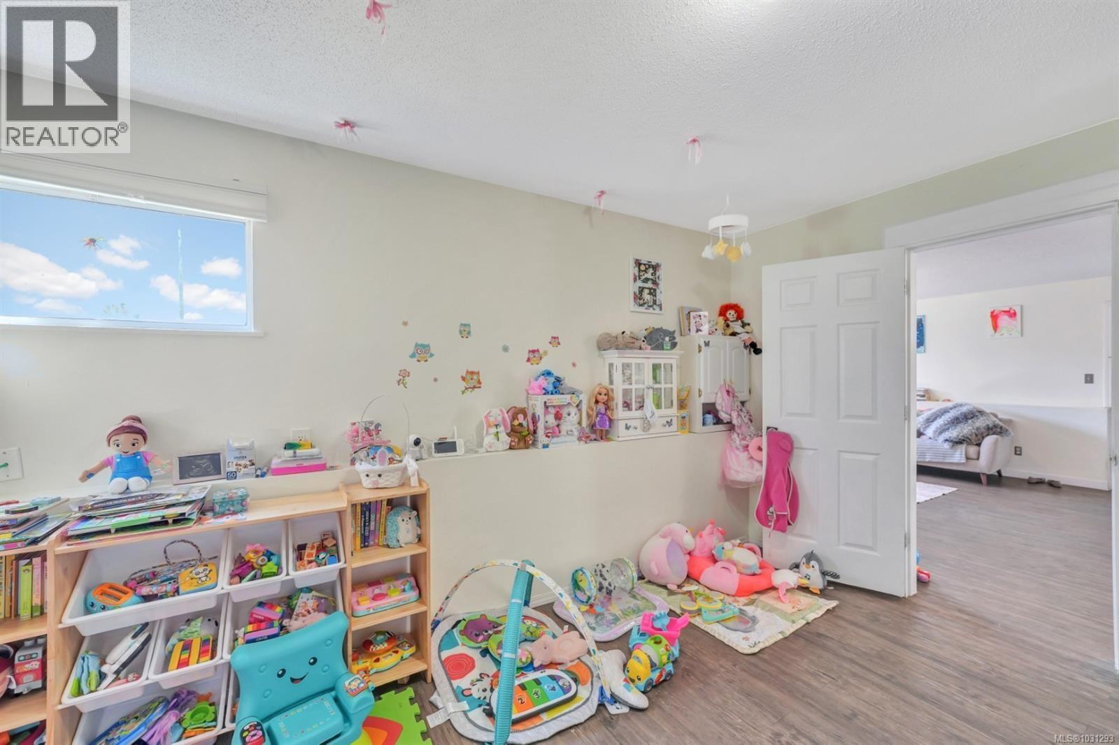 680 Chelsea St - 30