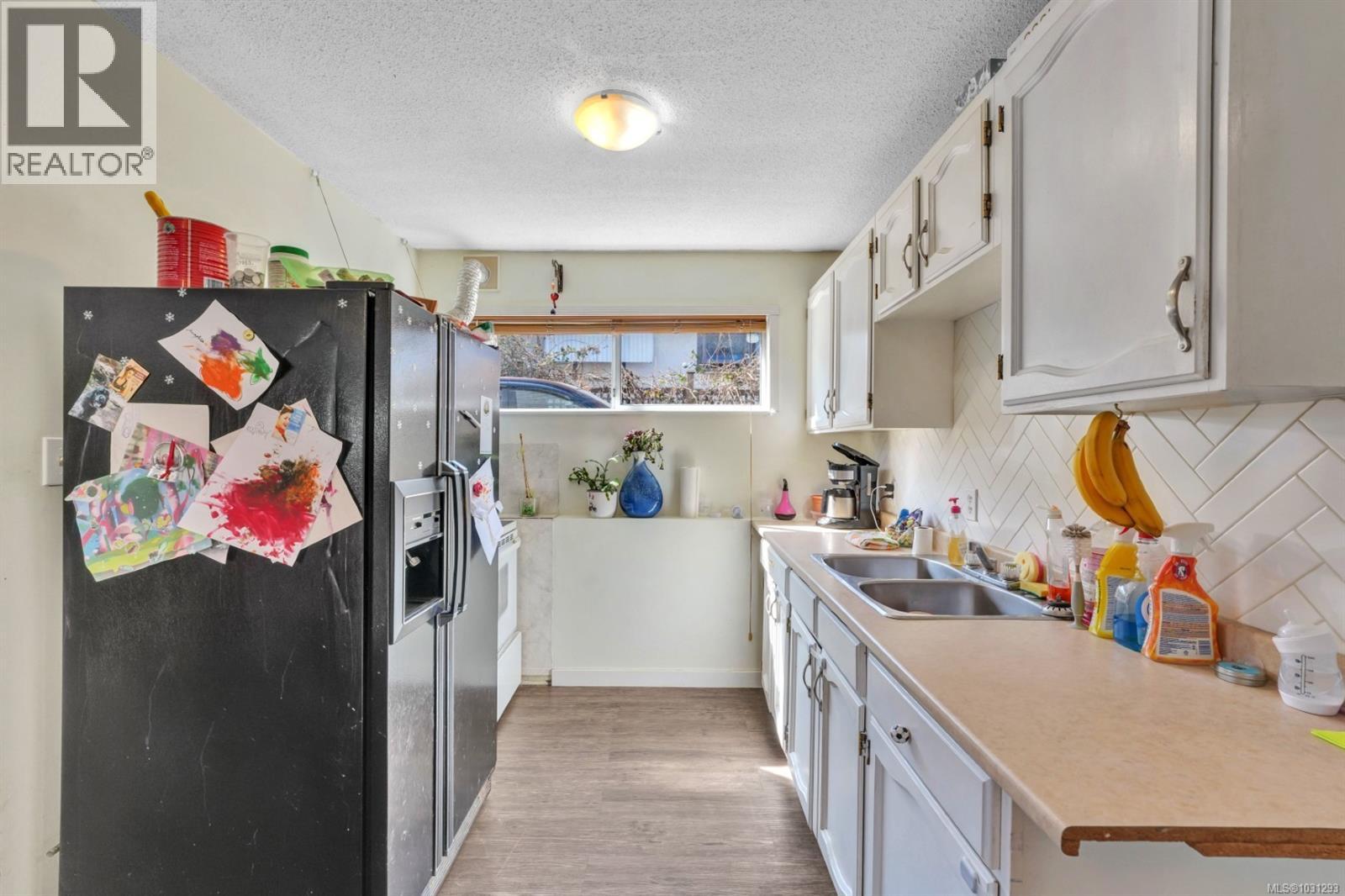 680 Chelsea St - 8