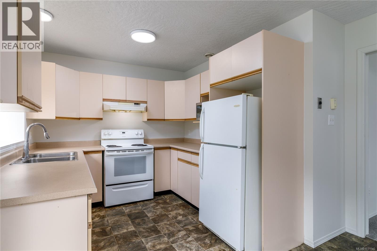 2850 Santana Dr, Langford