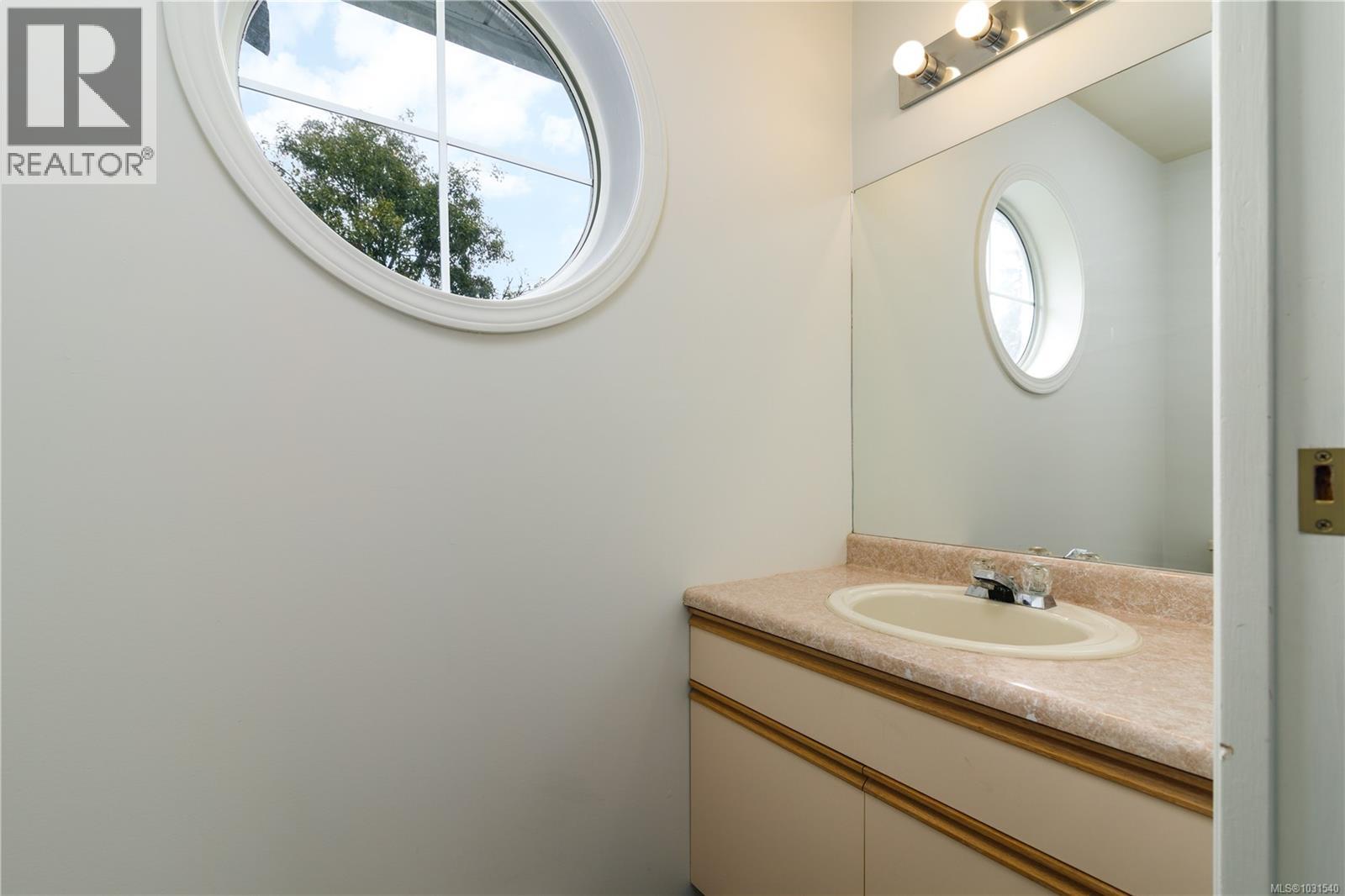 2850 Santana Dr, Langford