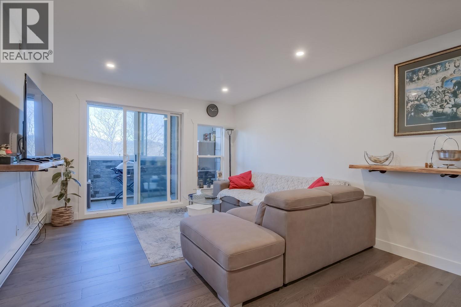 1915 Pacific Court Unit# 401, Kelowna