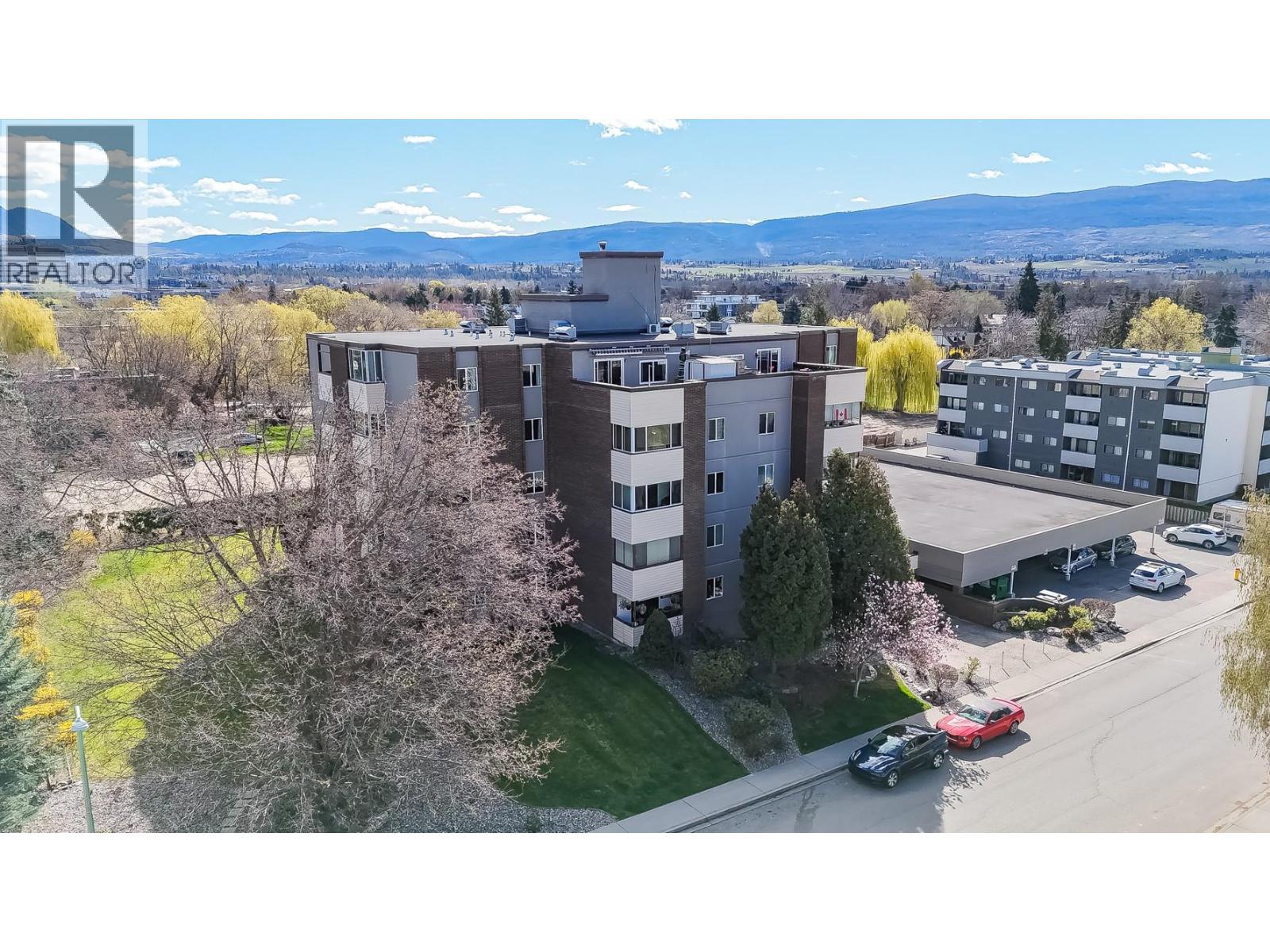 1915 Pacific Court Unit# 401, Kelowna