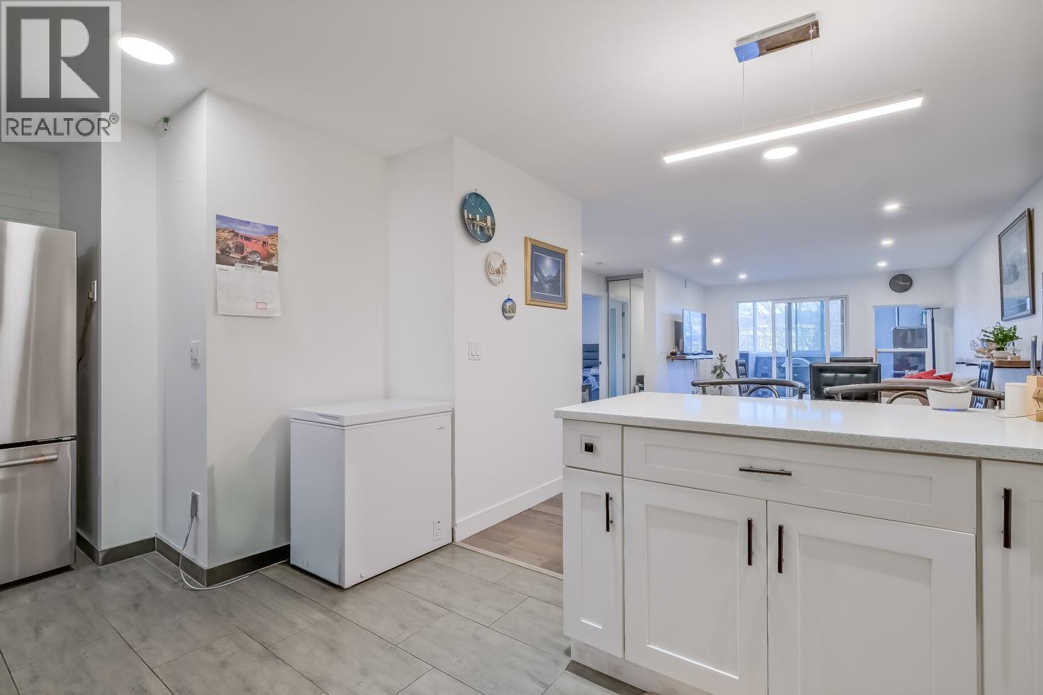 #401 1915 Pacific Court - 6