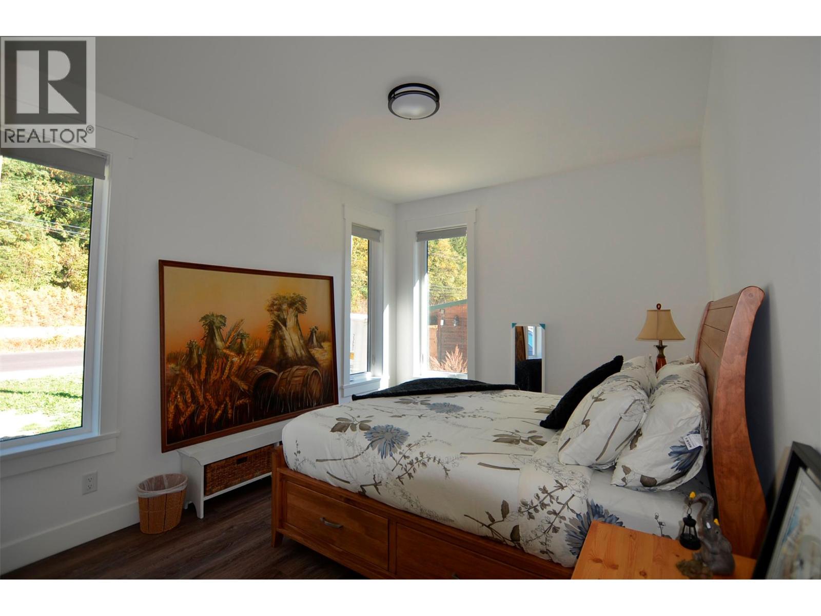 5916 Ferguson Frontage Road, Malakwa