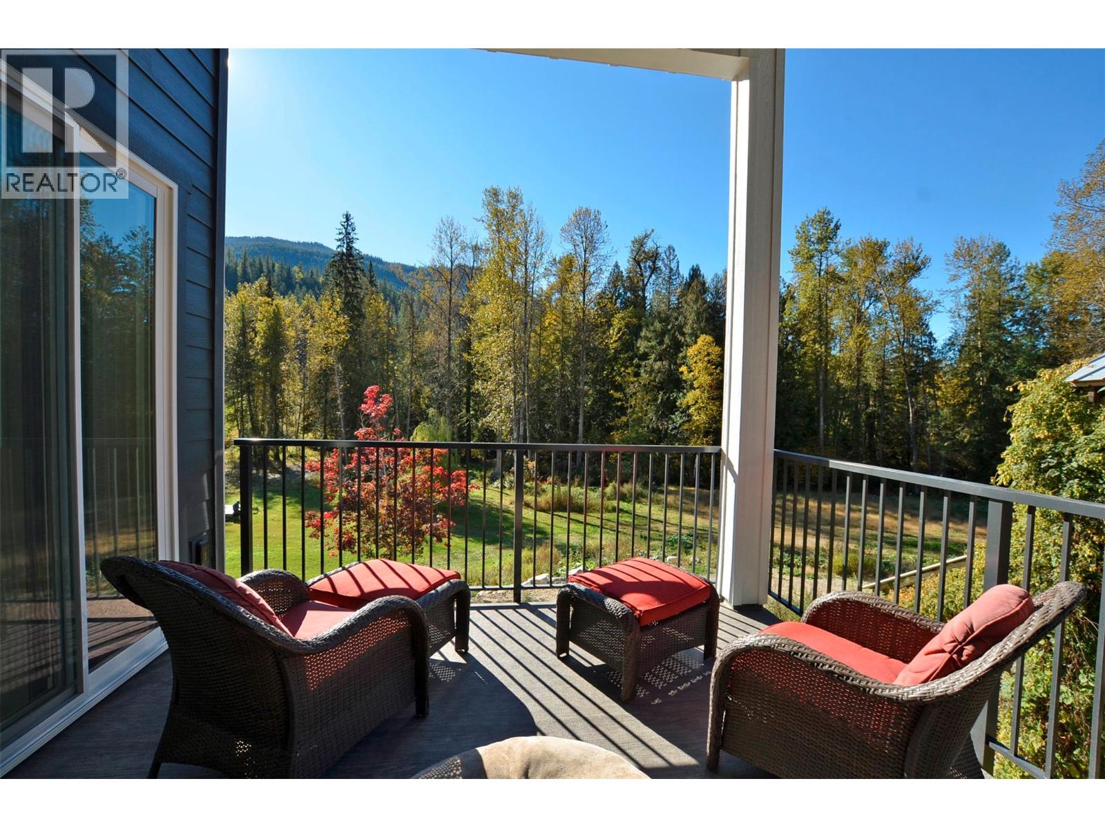 5916 Ferguson Frontage Road, Malakwa