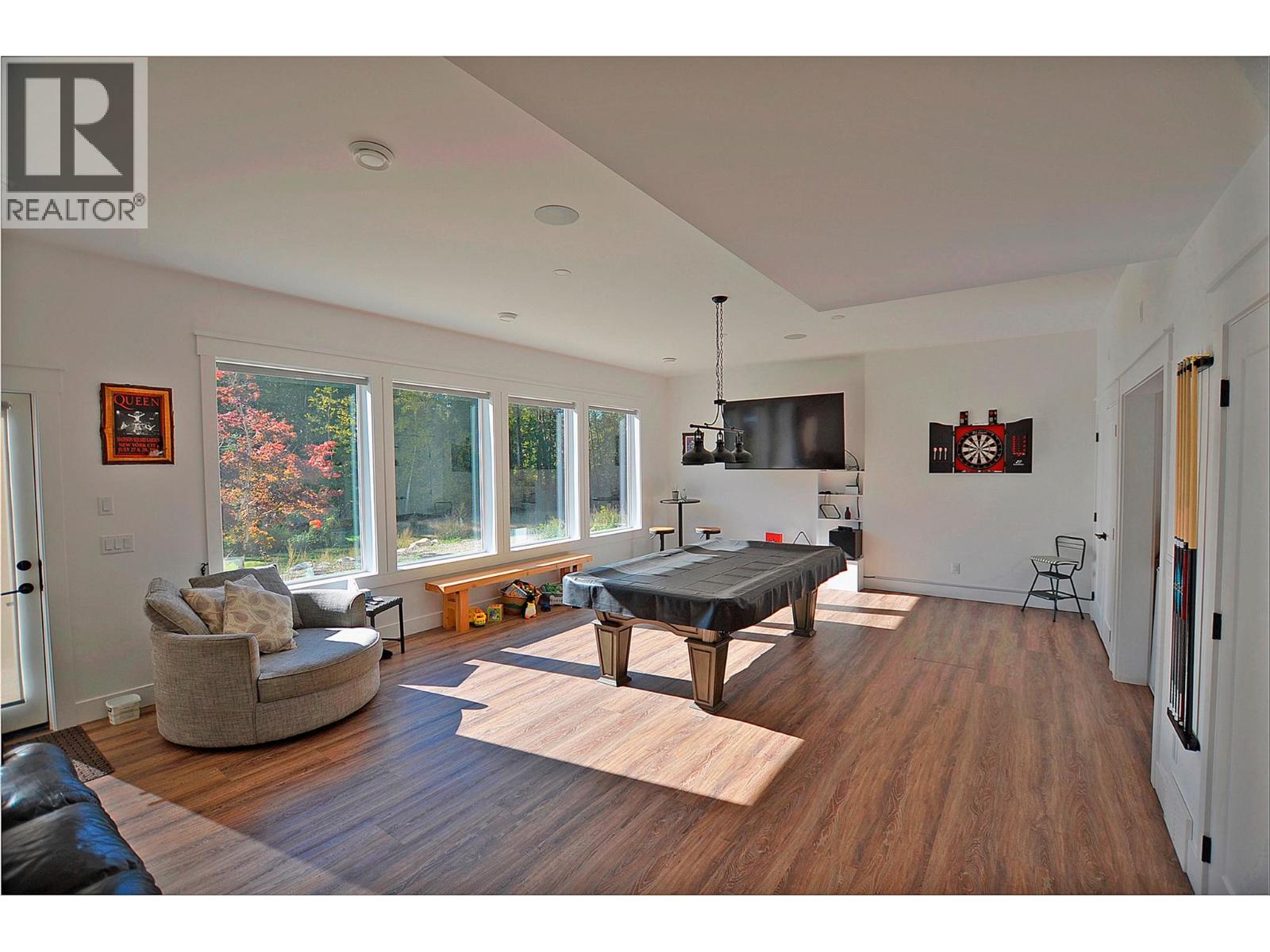 5916 Ferguson Frontage Road, Malakwa