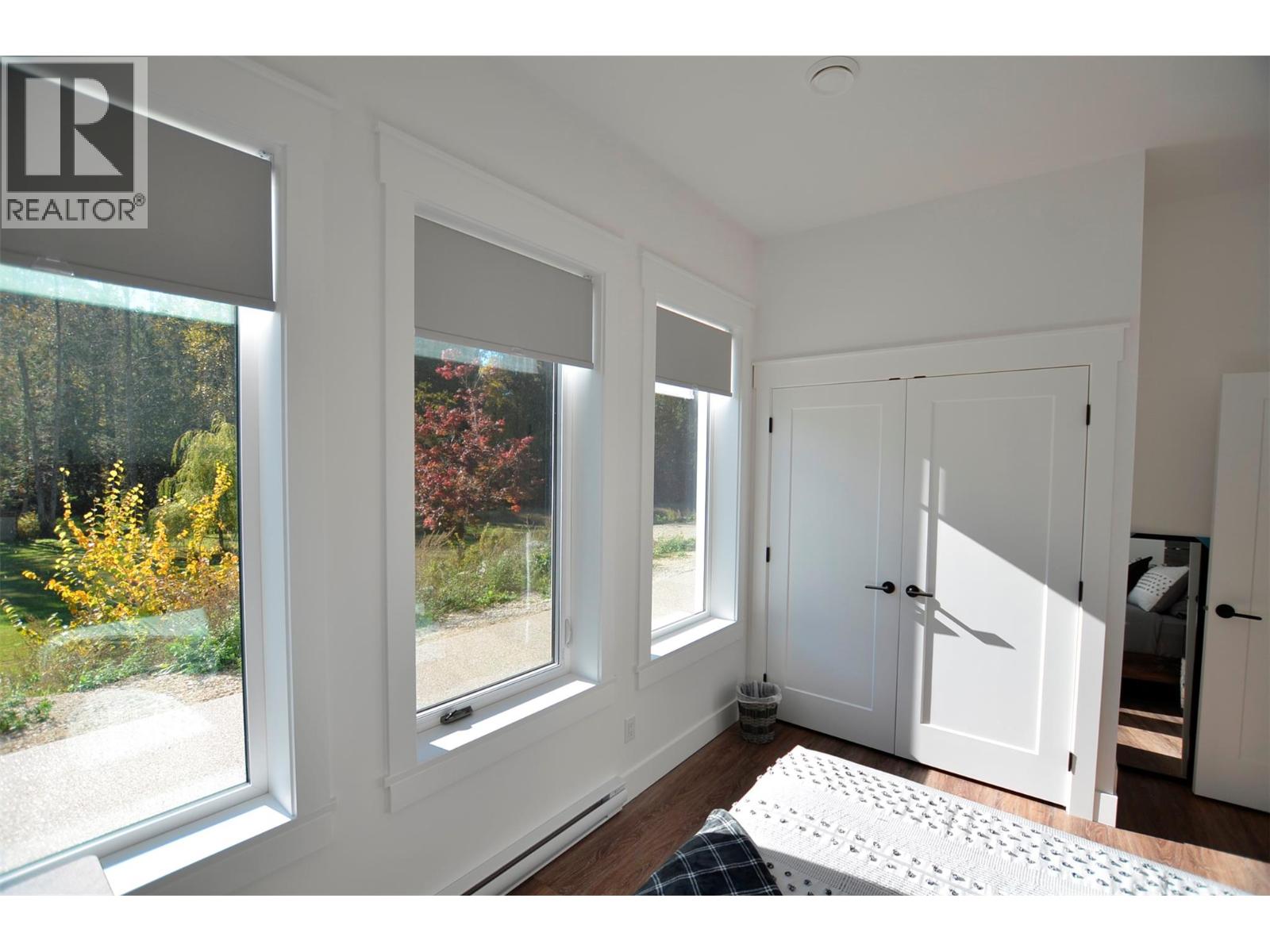 5916 Ferguson Frontage Road, Malakwa