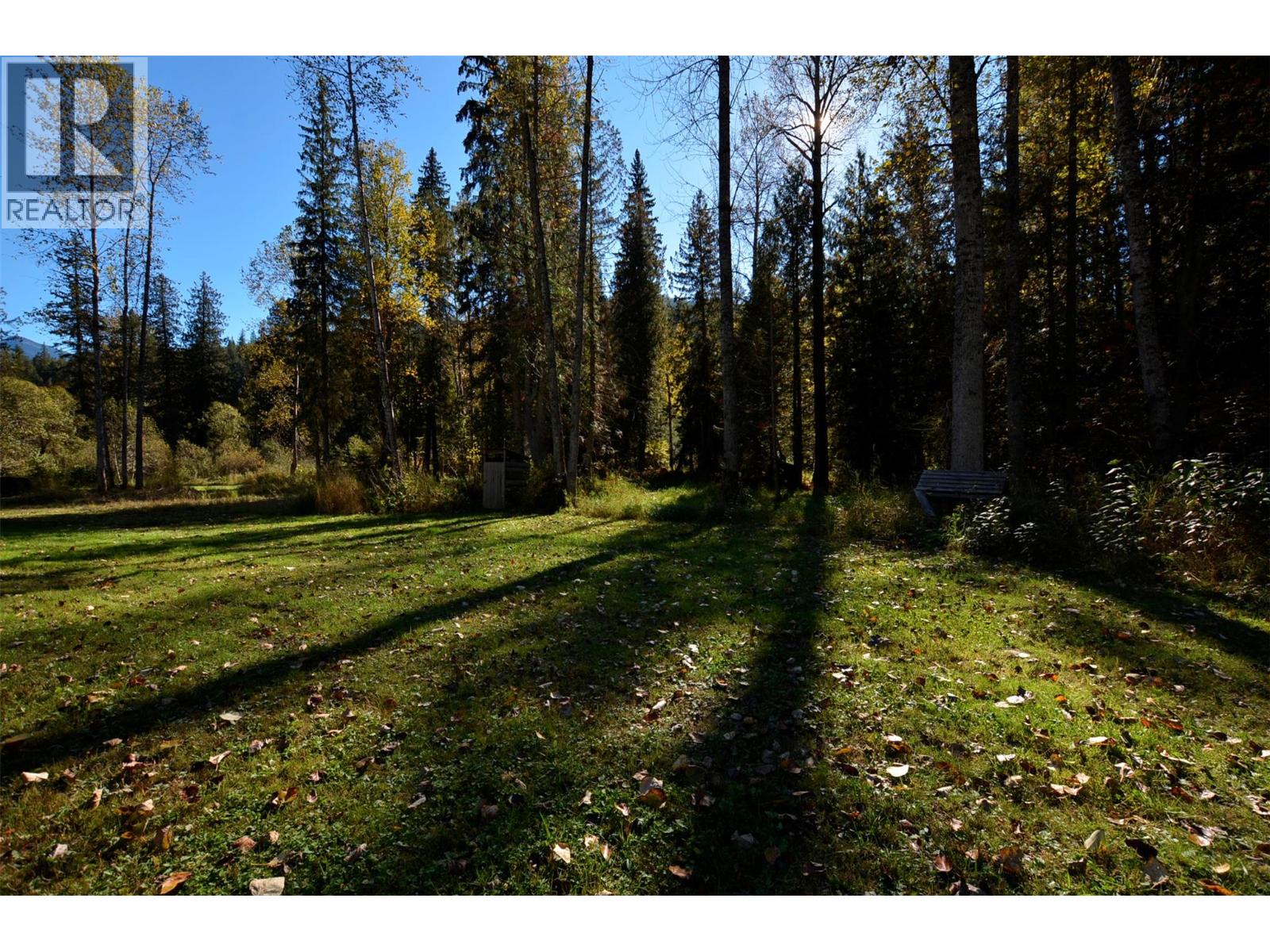 5916 Ferguson Frontage Road, Malakwa