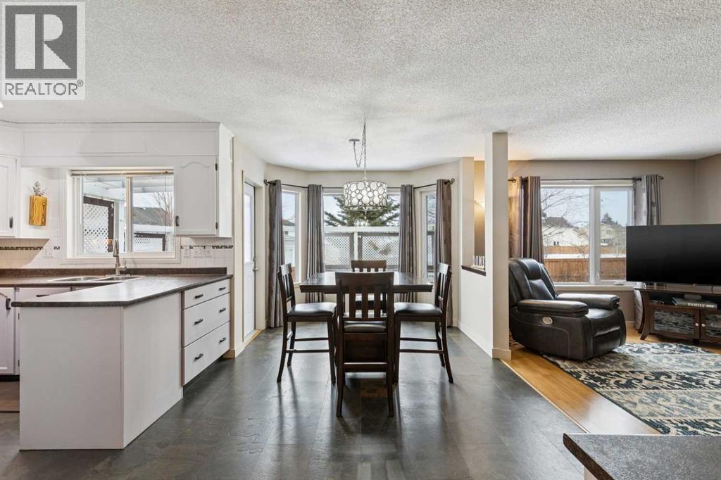 Single Family House for Sale in  Erin Meadow Close SE Erin Woods Calgary 