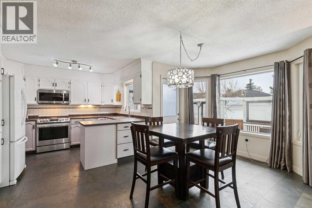 Single Family House for Sale in  Erin Meadow Close SE Erin Woods Calgary 