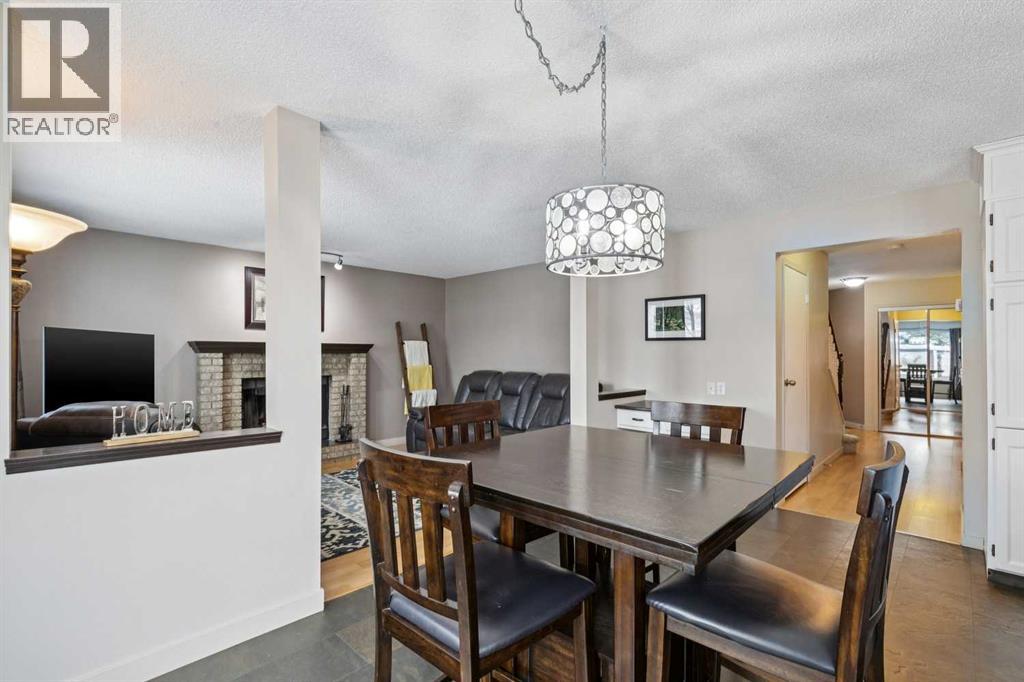 Single Family House for Sale in  Erin Meadow Close SE Erin Woods Calgary 