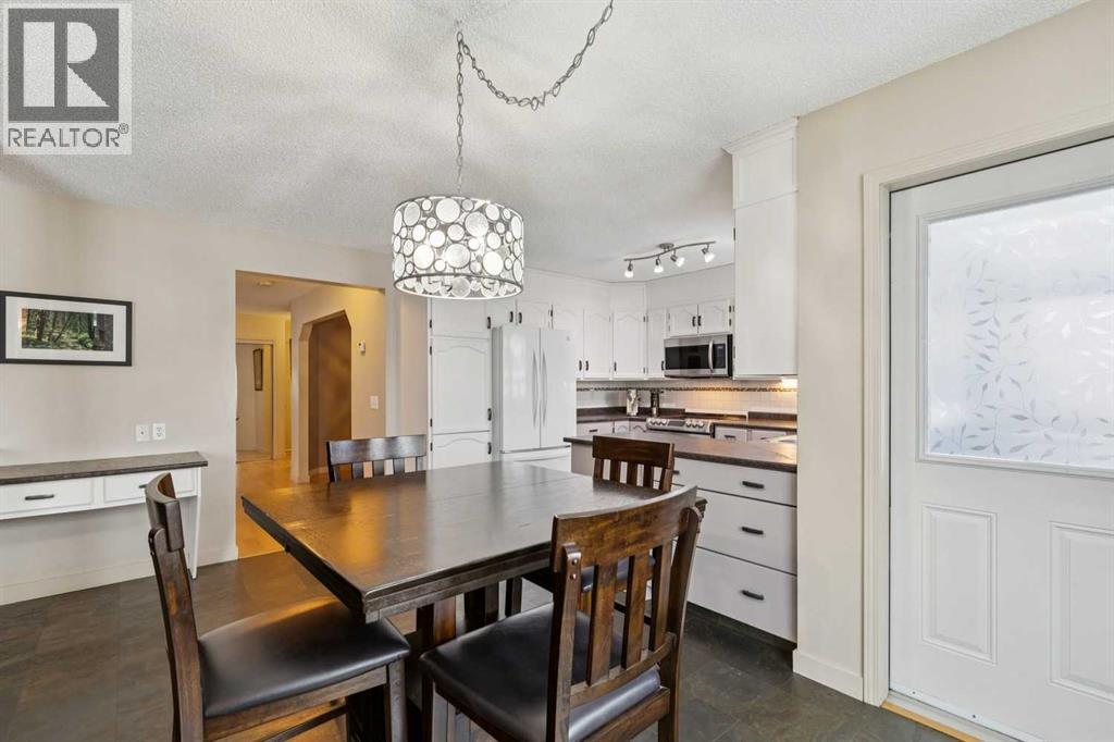 Single Family House for Sale in  Erin Meadow Close SE Erin Woods Calgary 