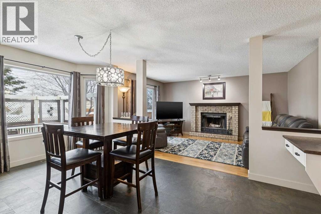 Single Family House for Sale in  Erin Meadow Close SE Erin Woods Calgary 